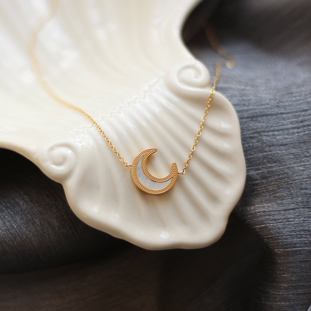 White Shell Mother-of-Friday Moon Goddess Necklace